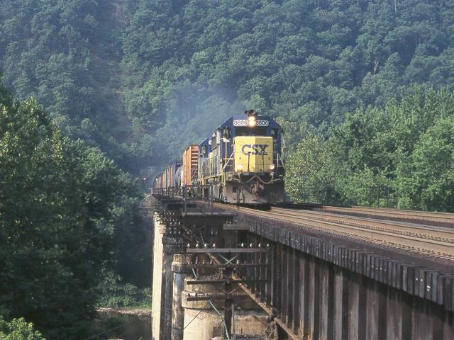 CSX train #Q276