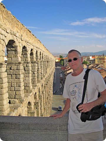 Mike Breiding at the Aqueduct of Segovia October 2010