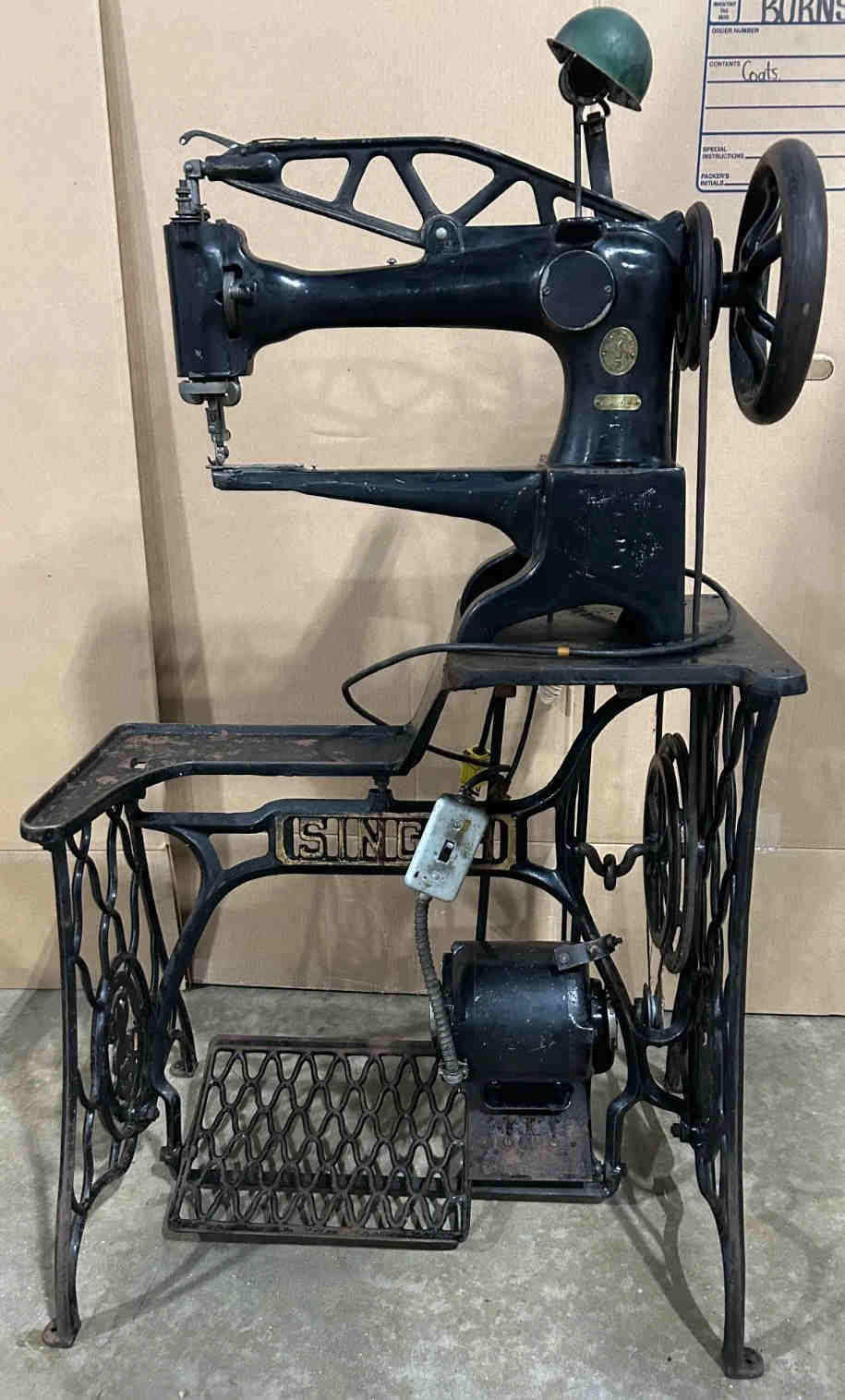 Singer treadle sewing machine Singer treadle sewing machine